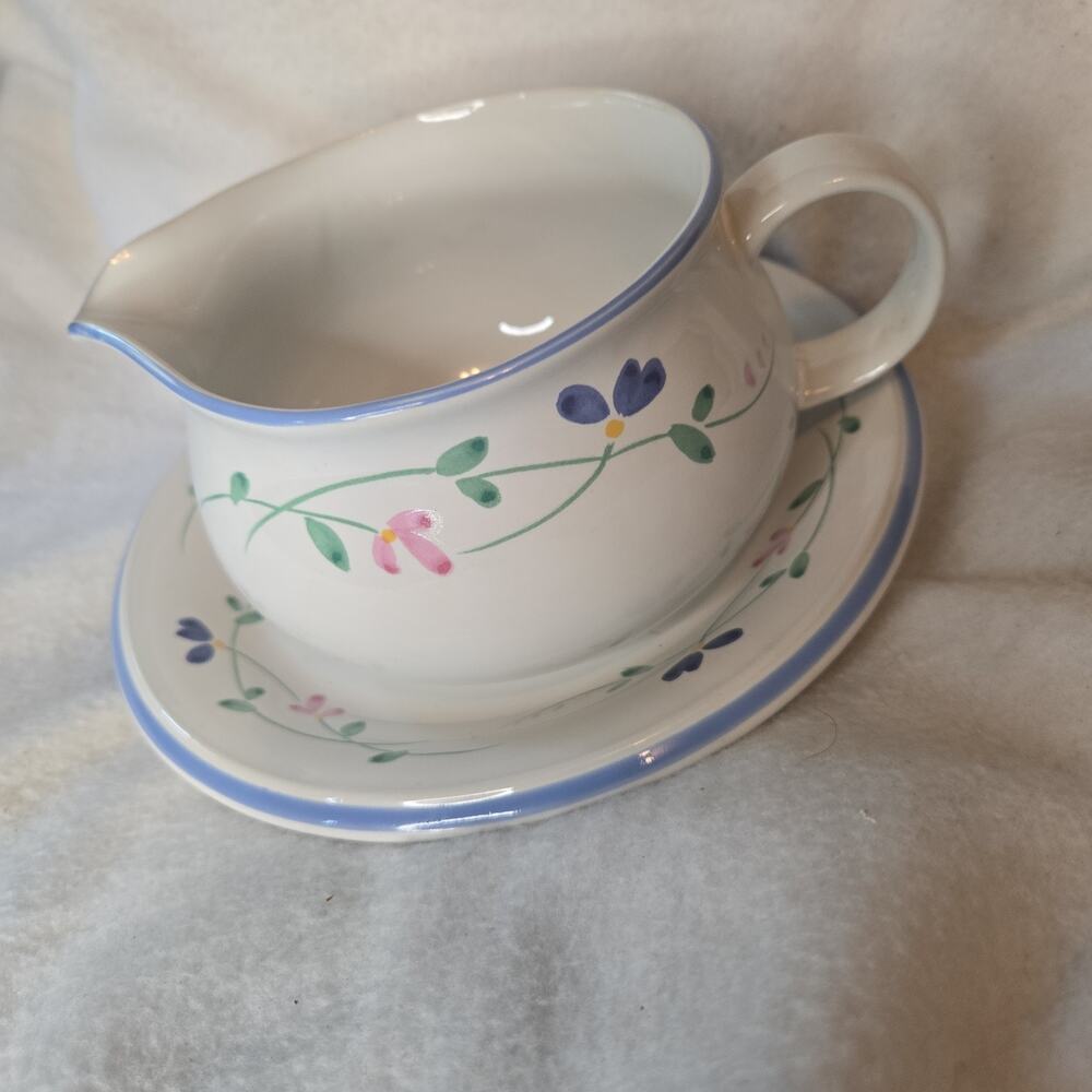 Allegro Hearthside Stoneware Gravy Boat With Plate Indonesia Blue Flowers